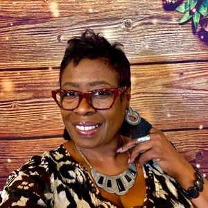 Meet your Posher, Tondra